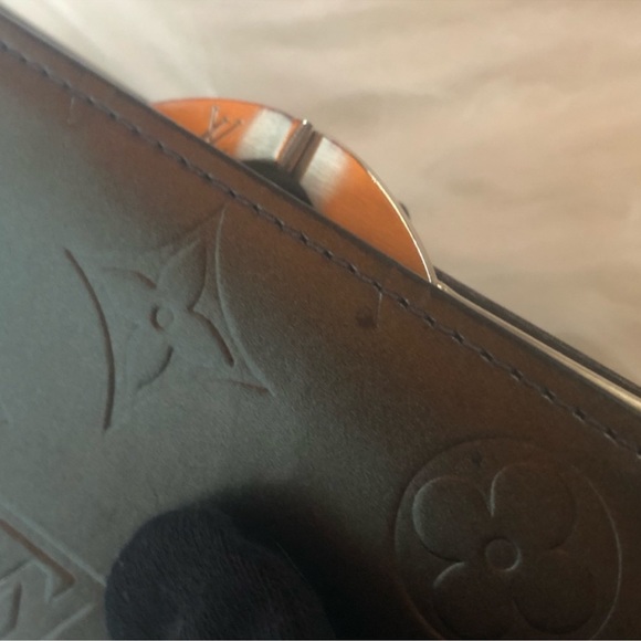 Authentic Louis Vuitton Monogram Mat Kisslock Wallet - Picture 12 of 15